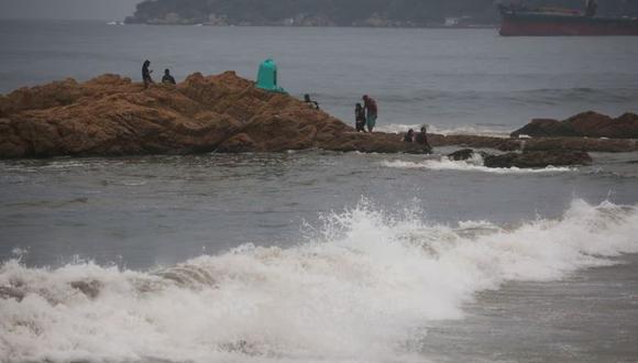 Las olas rompen en la playa mientras el huracán Otis avanza hacia Acapulco, México. (Foto: REUTERS/Javier Verdin)