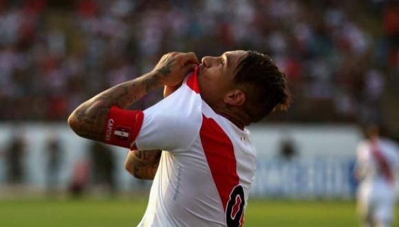 El abogado de Paolo Guerrero, Julio García, busca que el delantero vuelva a jugar. (Foto: AFP).