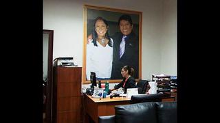 Congresista tiene foto de Nadine Heredia en su despacho