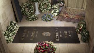La lápida de Isabel II oficialmente desvelada 
