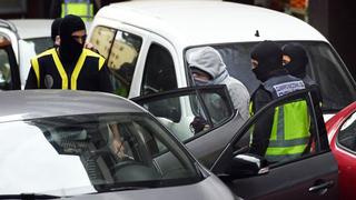 España detiene a 2 presuntos reclutadores del Estado Islámico