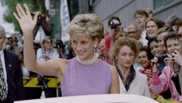 En sus últimos años de vida la Princesa Diana no volvió a lucir ninguna prenda o calzado de la maison francesa por una fuerte razón vinculada al Príncipe Carlos. Conócela aquí. (Foto: AFP)