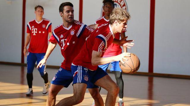 Bayern Múnich entrenó jugando básquet tras mal inicio del 2015 - 3