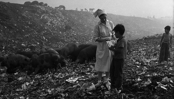 La mañana del 26 de enero de 1961, un cronista de El Comercio acompañó a Ulla Benson hasta el modesto barrio de "El Montón", en el Callao. A ese lugar, la joven sueca llevaba ayuda psicológica y material. (Foto: GEC Archivo Histórico)