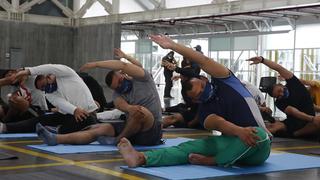 Colombia: policías reciben talleres de yoga para manejar sus emociones | FOTOS 