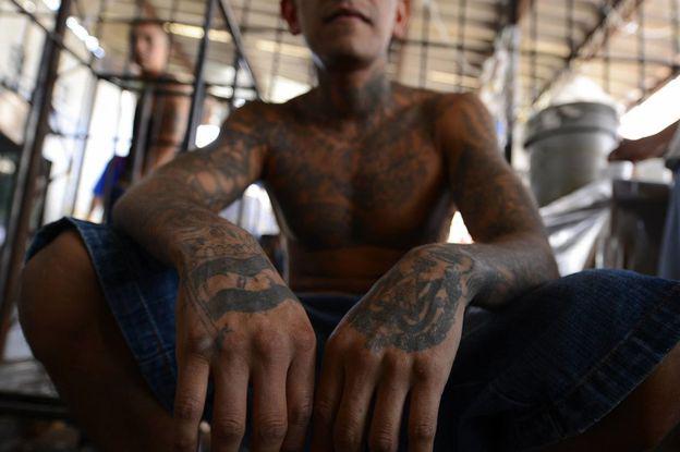 La violencia en El Salvador ha estado históricamente ligada a la pandilla de la Mara Salvatrucha. (Foto: Getty Images, vía BBC Mundo). 

