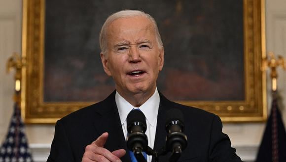 El presidente estadounidense Joe Biden habla sobre la aprobación por parte del Senado de la ayuda de guerra para Ucrania en el Comedor Estatal de la Casa Blanca en Washington, DC, el 13 de febrero de 2024. (Foto de Jim WATSON / AFP)