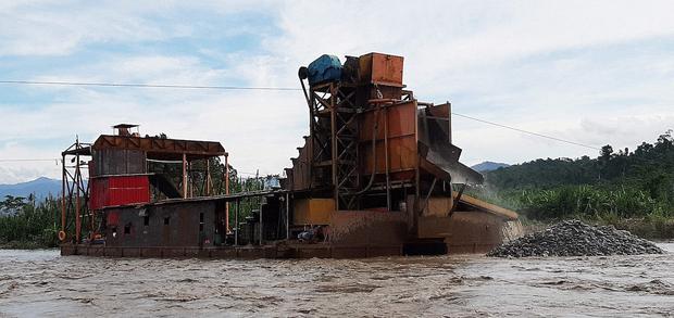 El avance de la minería legal e ilegal en los ríos de Bolivia preocupa a científicos y organizaciones indígenas y ambientales. Foto: Miguel Roca.