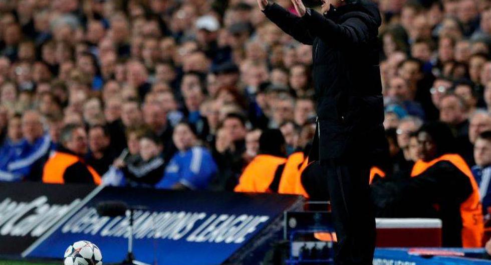 Mourinho felicitó a sus jugadores por el partido que hicieron en el Calderón. (Foto: Chelseafc.com)