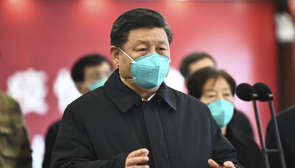 Xi Jinping visita Wuhan y anuncia que la epidemia de coronavirus está “prácticamente contenida” en su epicentro. (Xie Huanchi/Xinhua via AP).