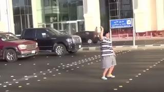 Bailó "La Macarena" en una calle de Arabia Saudí y acabó detenido [VIDEO]
