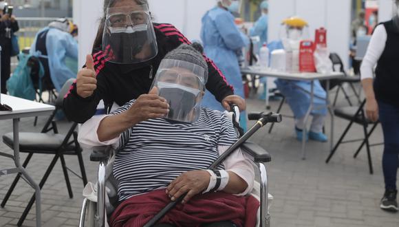 El proceso de vacunación en Lima Metropolitana sigue su curso | Foto: Jorge Cerdán / @photo.gec