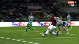 Milan vs. Betis: Higuaín falló un mano a mano increíble y luego se peleó con rival | VIDEO