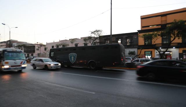 Comerciantes de diversos rubros en Gamarra protestaron frente al Congreso de la República y exigieron entrar en proceso de formalización en La Victoria. (Foto: Lino Chipana / GEC)