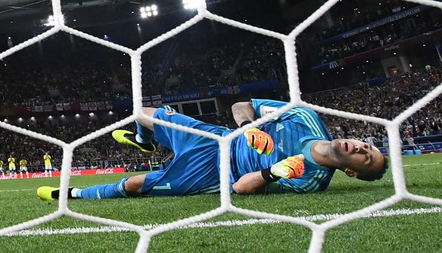 David Ospina no pudo atajar el penal de Eric Dier que le dio la clasificación a Inglaterra. (Foto: AFP)