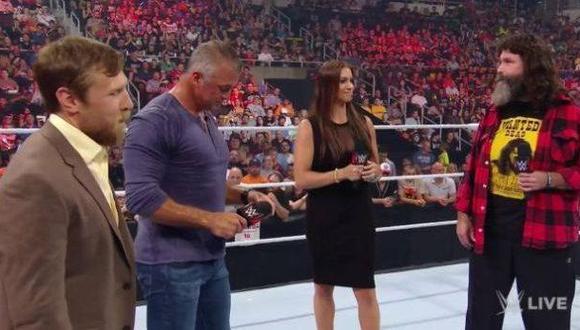 Daniel Bryan y Mick Foley serán los gerentes de SmackDown y Raw