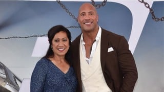 Dwayne Johnson celebró la Navidad regalándole una una camioneta a su mamá: “Ella se sorprendió”