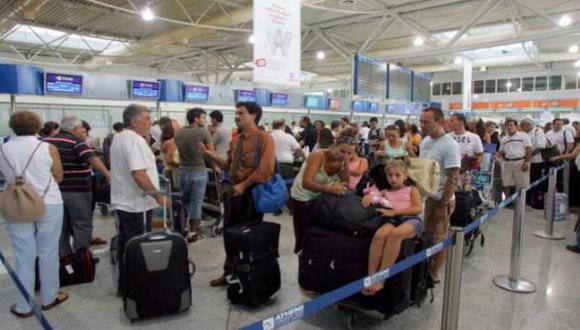 Grecia cede 14 aeropuertos al consorcio Fraport y Kopeluzos