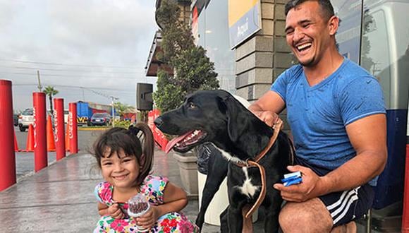 Angel Linares y su hija Camila junto a Negra, la cachorra que rescataron hace 4 meses y que hoy es parte de su familia.