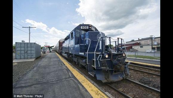 Hombre sale ileso después de que tren le pasa por encima en NY