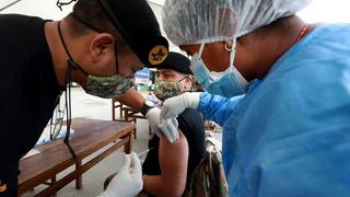 Coronavirus en Perú: personal del ejército fue capacitado en técnicas de vacunación