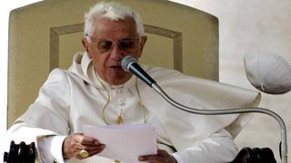 Benedicto XVI evalúa un documento para anticipar el cónclave de su sucesor