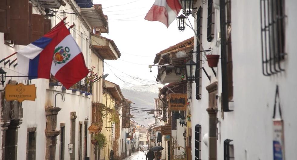 Banderas De Perú En Casas Por Fiestas Patrias ¿qué Significa Y Cuál Es La Multa Por No Ponerlas 4612