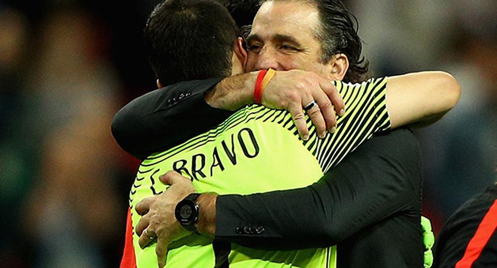Claudio Bravo recibe grandes halagos de Pizzi. (Foto: Getty Images)