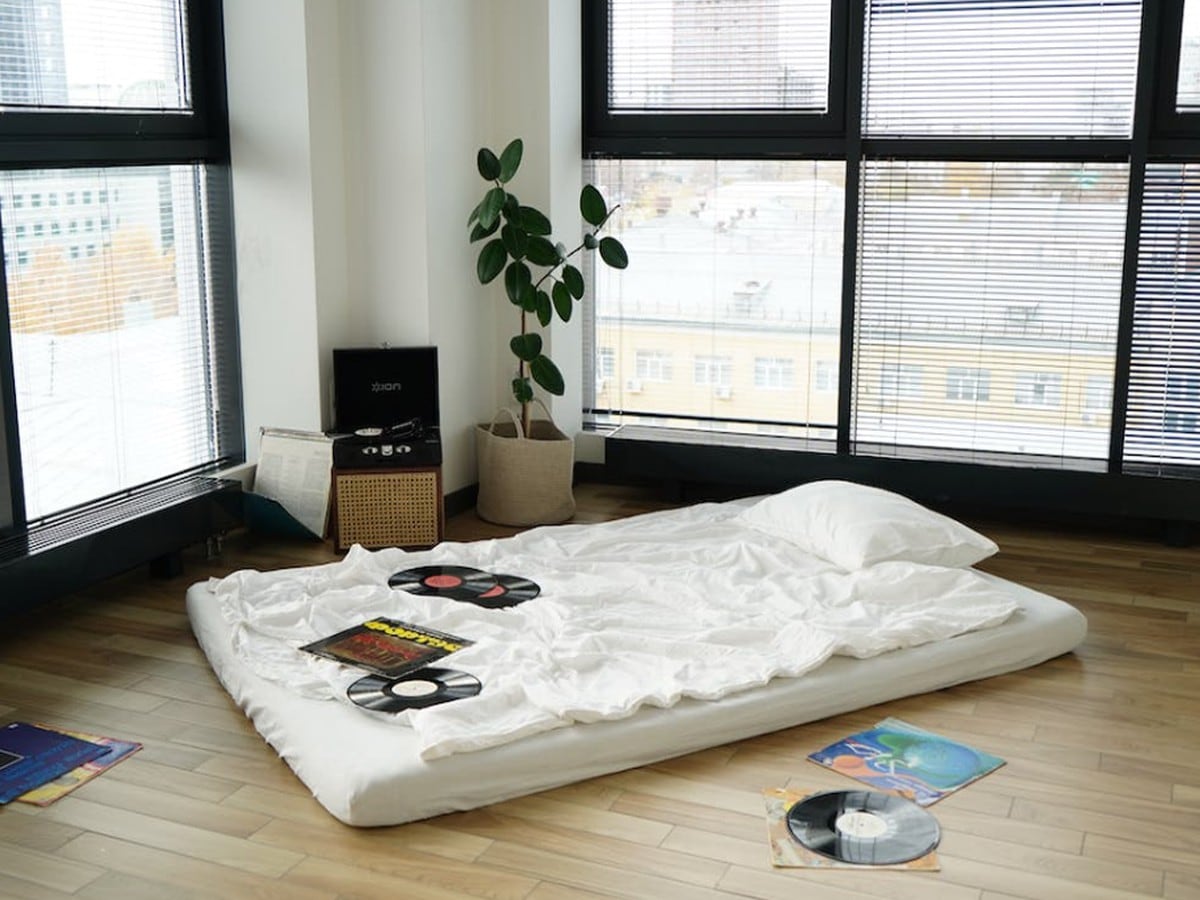 Es malo dormir con el colchón en el suelo? - Información útil y