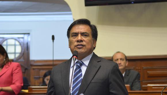 Velásquez Quesquén aseveró que el Nuevo Perú quiere tomar uno de los indicios que ya eran conocidos por el Parlamento para sustentar “ahora sí” un pedido de vacancia. (Foto: Andina)