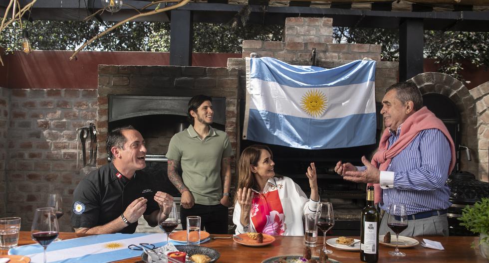El chef Valentín Dupuy, el futbolista Horacio Benincasa, la actriz Marisa Minetti y el actor Marcelo Oxenford compartieron un almuerzo y una acalorada charla en el restaurante Zoyla, en Miraflores. (Fotos: Elías Alfageme)