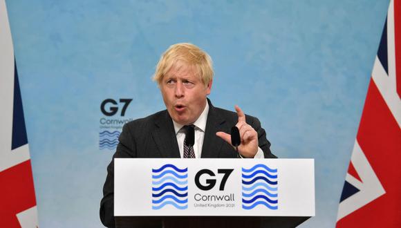 El primer ministro británico, Boris Johnson, participa en una conferencia de prensa el último día de la cumbre del G7 en Carbis Bay, Cornwall, el 13 de junio de 2021. (Foto de Ben STANSALL / AFP).