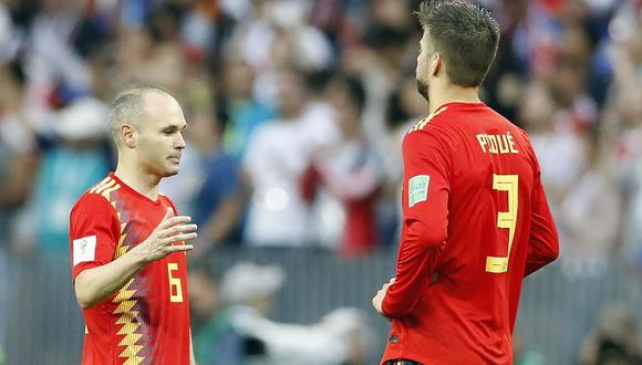 España vs. Rusia: Andrés Iniesta y Gerard Piqué se despidieron de la 'Furia Roja'. (Foto: AFP)