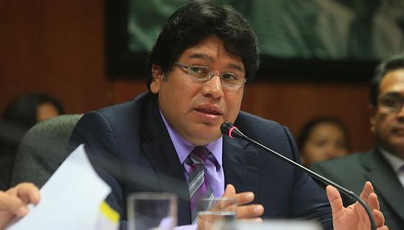 Miembros de Perú Posible arremeten contra Sheput por renuncia