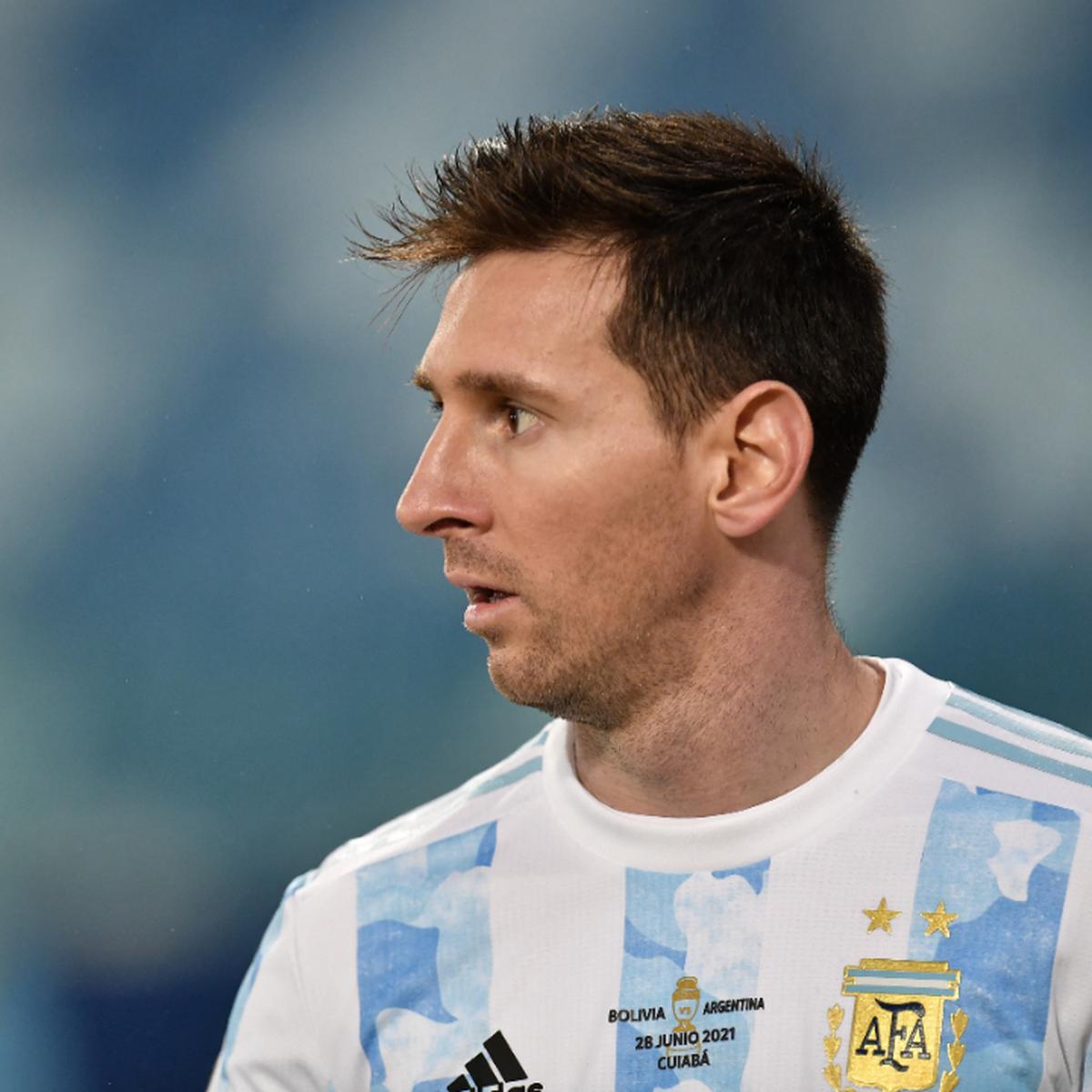 Messi luce la nueva camiseta de Argentina para la Copa América 2021
