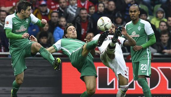 Bremen, con Pizarro solo 7', perdió 3-1 ante Borussia Dortmund