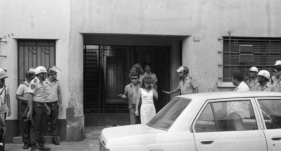 El 7 de enero de 1983, dos delincuentes fuertemente armados asaltaron a dos empelados de manufacturas Nylon en la puerta del edificio de su local, ubicado en el jirón Camaná 780, en el Centro de Lima. (Foto: Dario Médico/GEC Archivo Histórico)