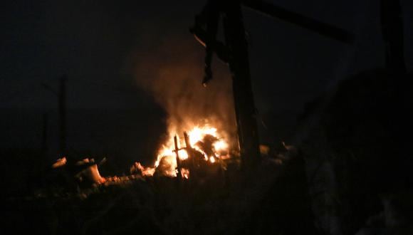 Israel lanzó ataques aéreos antes del amanecer el 7 de abril en la Franja de Gaza y el Líbano, diciendo que estaba apuntando a Hamas en represalia por varias docenas de cohetes disparados contra Israel desde ambos territorios. (Foto de Mahmoud ZAYYAT / AFP)