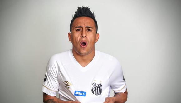 Christian Cueva vestirá la camiseta del Santos, uno de los clubes más grandes de Brasil. El peruano se convirtió, además, en uno de los fichajes más caros de la historia de la entidad 'peixe'. (Foto: Santos)
