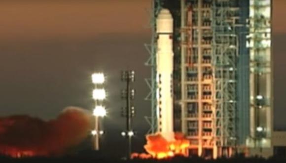 China lanza satélite espacial para estudiar la materia oscura