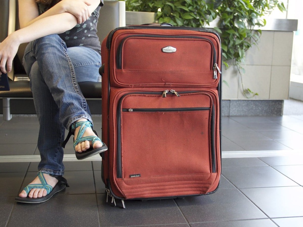 Cómo evitar pagar por equipaje facturado, según una experta en viajes, USA