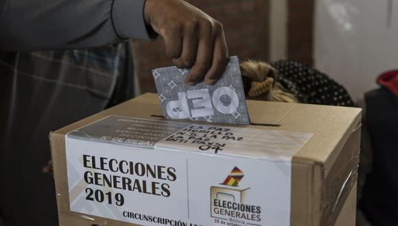 Un votante emite un voto en un colegio electoral durante las elecciones presidenciales en La Paz, Bolivia, el domingo 20 de octubre de 2019. (Foto: Bloomberg).