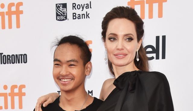 Angelina Jolie se mostró orgullosa de su hijo Maddox. (Fotos: AFP | Cortesía Universidad Yonsei)