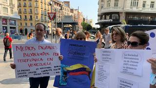 Protesta en Madrid contra Telefónica por complicidad con el gobierno de Maduro
