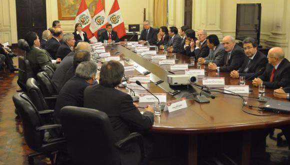 Una nueva reuni&oacute;n entre Ollanta Humala y  los l&iacute;deres pol&iacute;ticos se repetir&aacute; ma&ntilde;ana en Palacio de Gobierno.