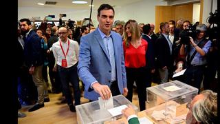 El PSOE gana elecciones en España pero necesitará pactos para gobernar