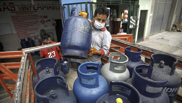 El balón de gas actualmente cuesta entre S/ 44.60 y S/ 65 en los locales de venta de Lima, según Facilito de Osinergmin. (Foto: GEC)