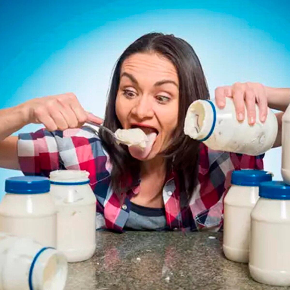 Mujer establece nuevo Record Guinness al comerse 3 frascos de mayonesa en 3  minutos, VIRALES