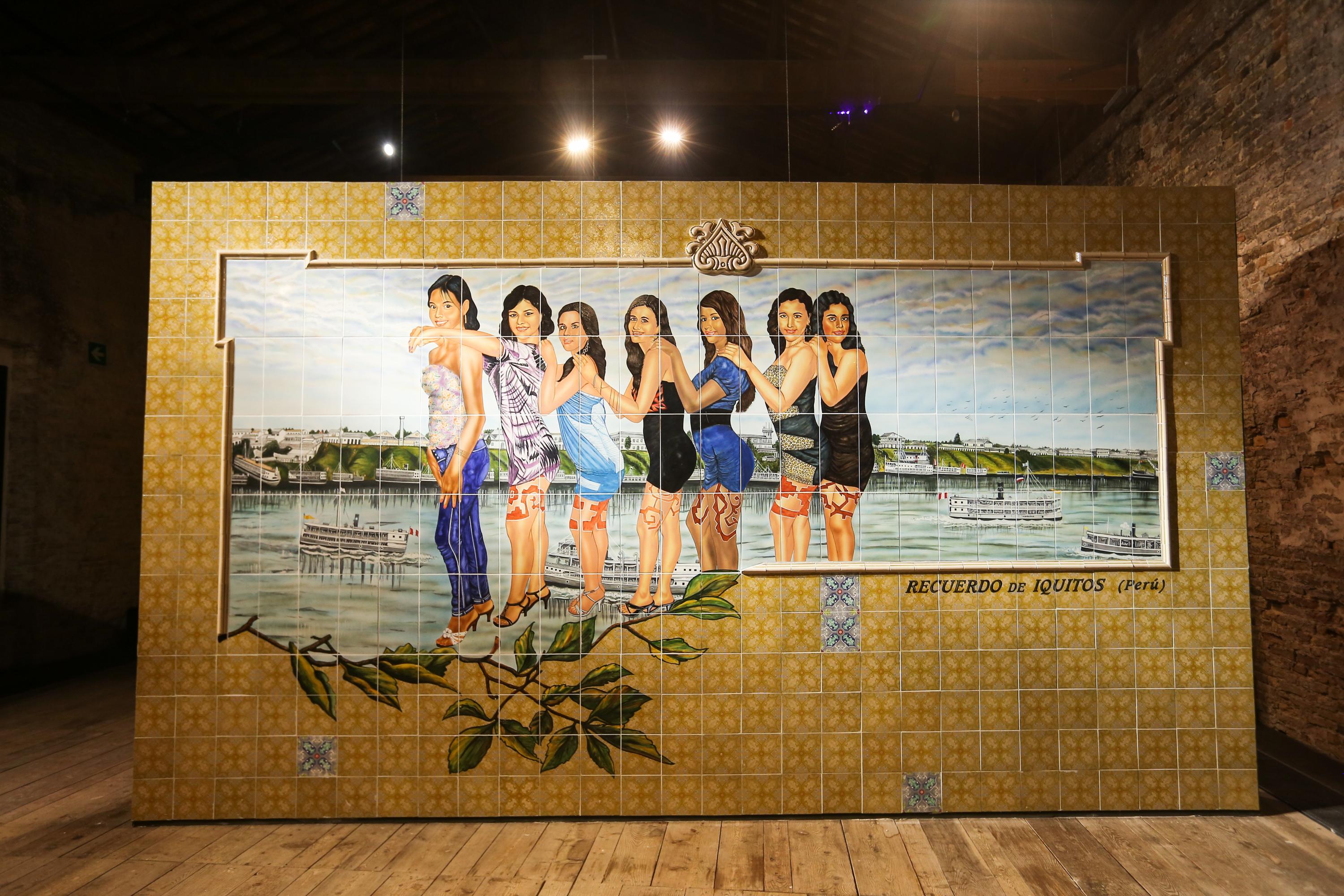 "Recuerdo de Iquitos", icónico óleo del artista llevado a la técnica del azulejo, tan presente en las fachadas del Iquitos histórico.