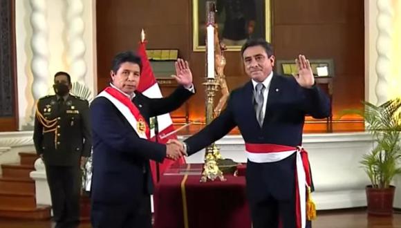 Pedro Castillo y el ministro Willy Huerta cambian a altos mandos de la PNP. (Foto: Presidencia)